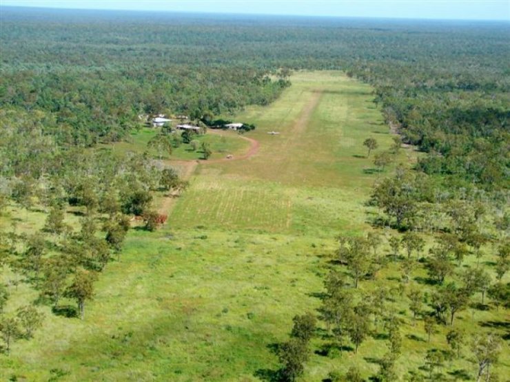 Airstrip with homestead alongside 